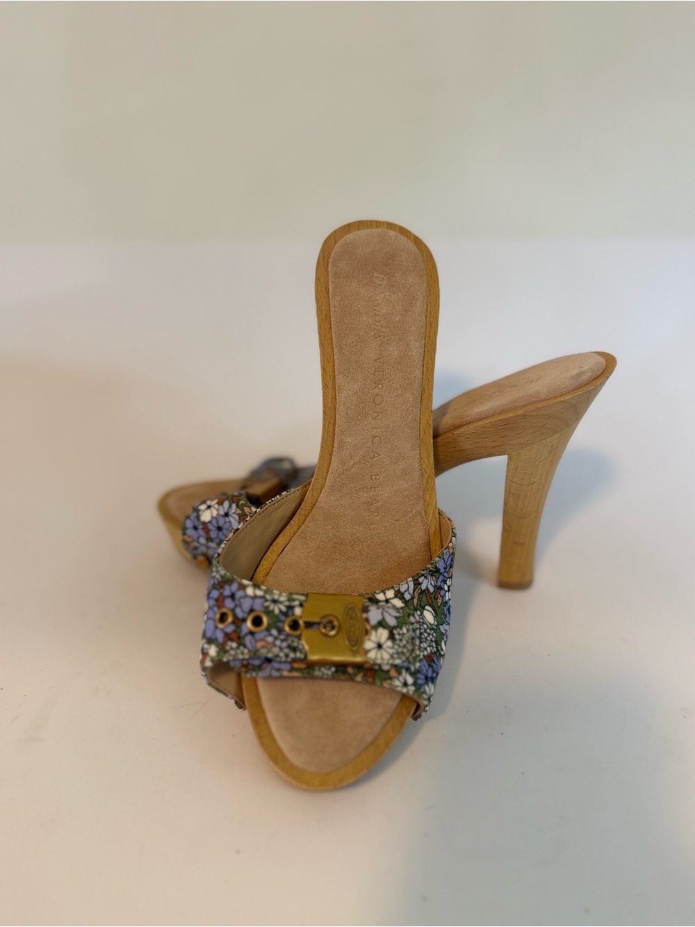 Veronica Beard Floral Print Slide Sandals - Tan Multicolor